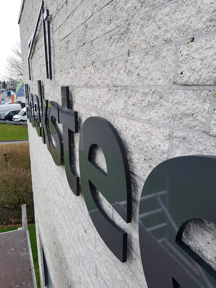 logo Hoekstee in acrylox