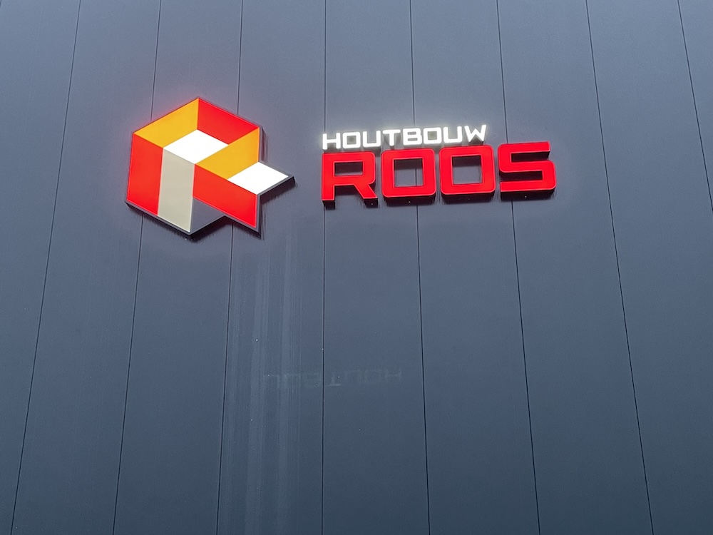 doosletters verlicht bouwbedrijf Roos